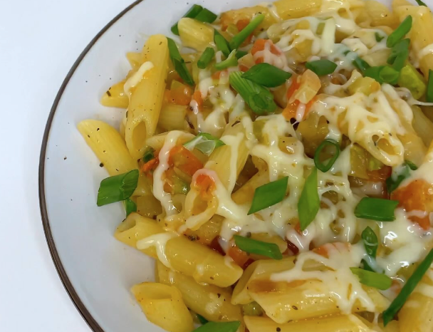 Pasta with zucchini and cheese